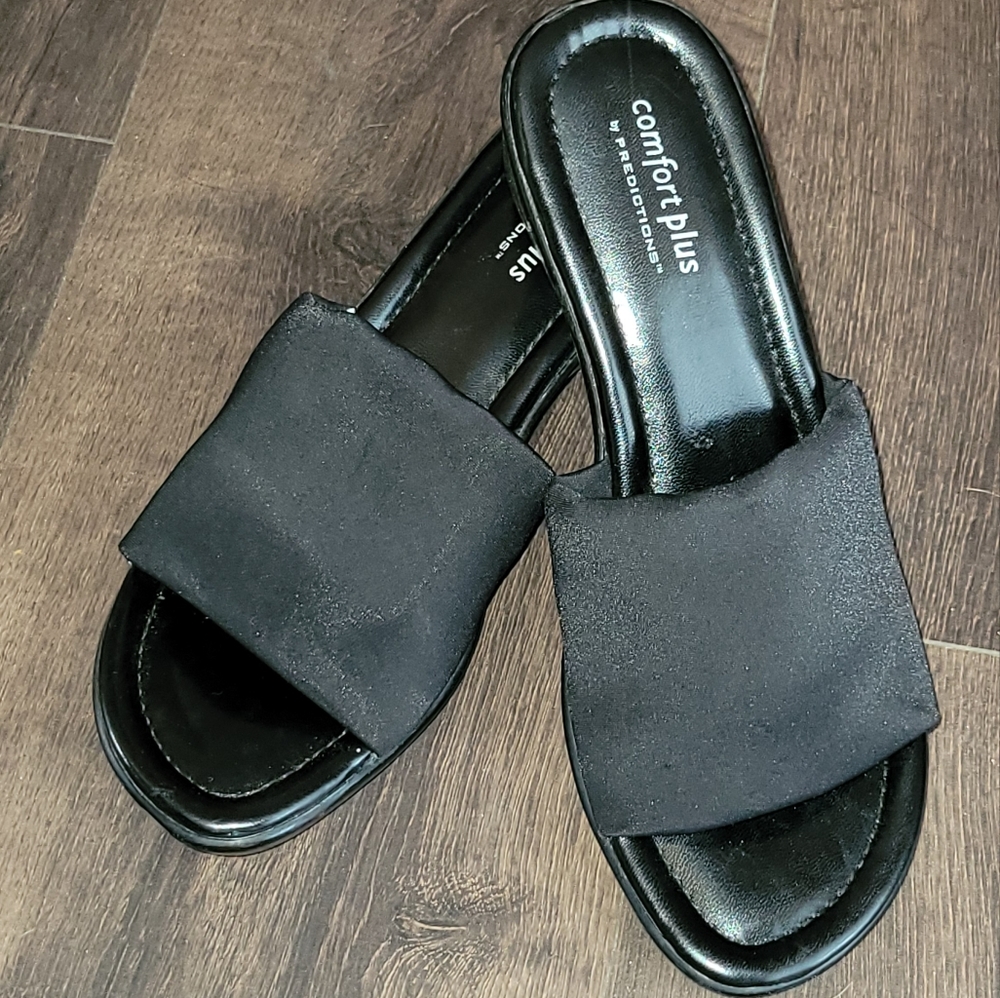 Comfort Plus sandals size 7.5 W